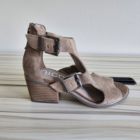 Nicole Jahida Tan Suede Leather Buckle Open Toe Sandals Size 7.5 - Picture 2 of 10